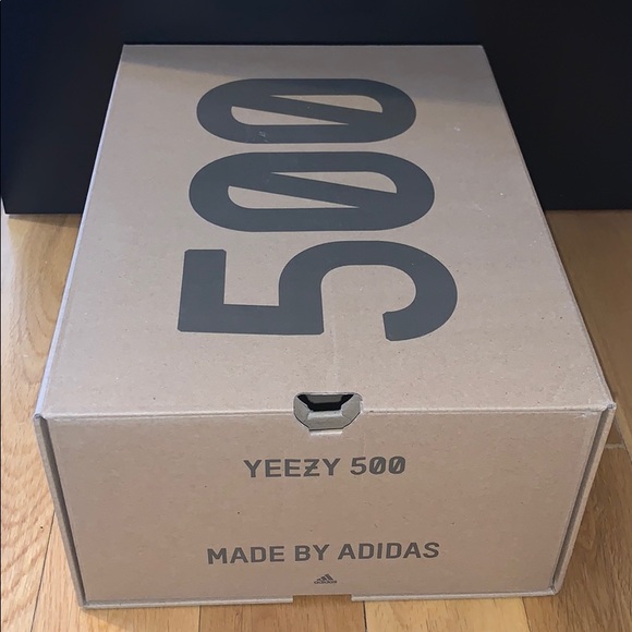 yeezy 700 box